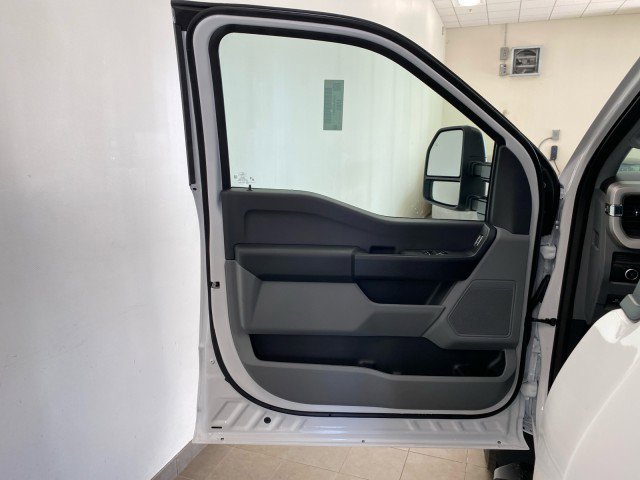 New 2026 Ford F550 2WD Regular Cab Super Duty image 9