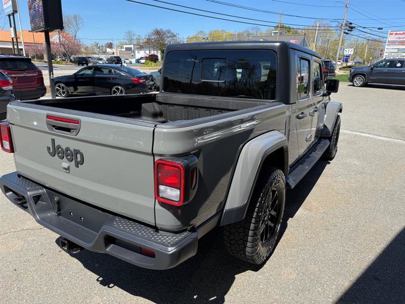 Used 2022 Jeep Gladiator Sport AWD/4WD image 4