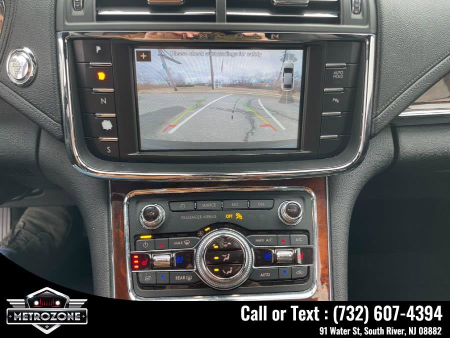 Used 2019 Lincoln Continental Select w/ Continental Climate Package image 27