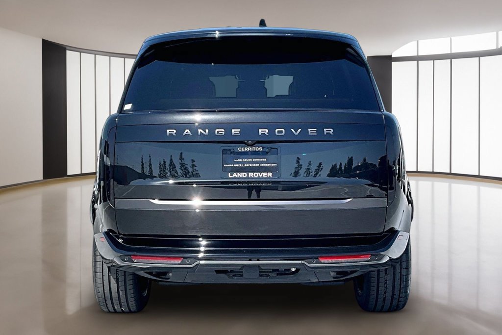 Certified 2025 Land Rover Range Rover SE AWD/4WD image 5