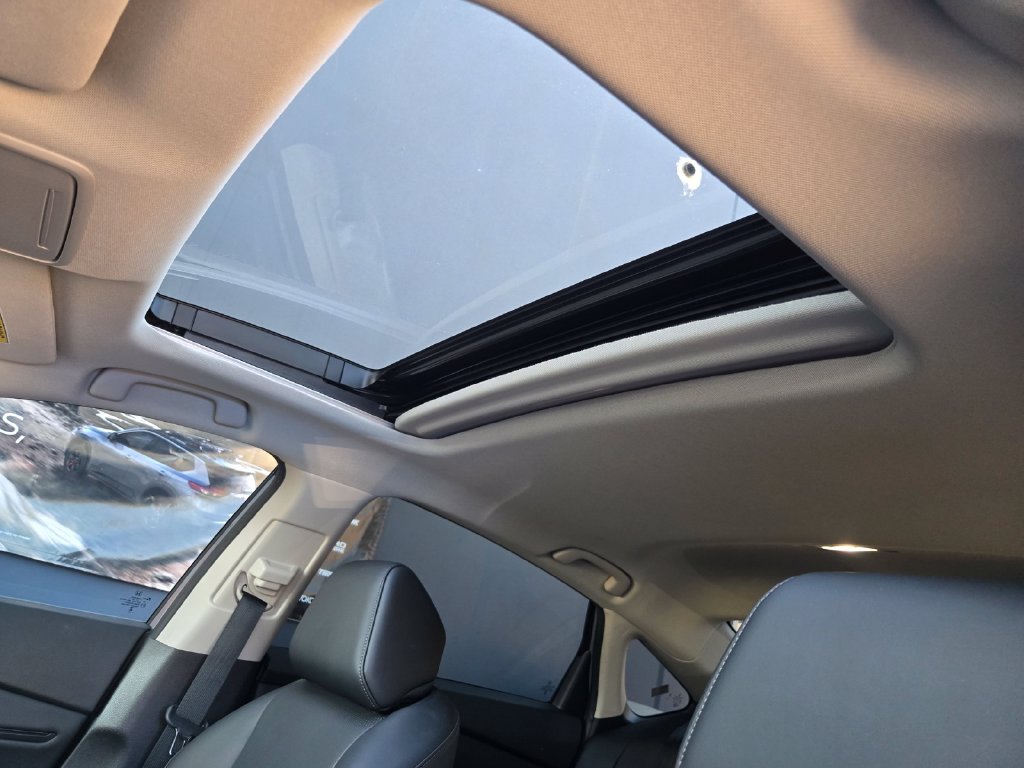 Used 2023 Honda Accord Touring image 19