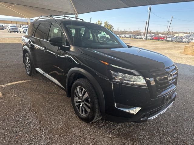 Used 2024 Nissan Pathfinder SL w/ Black Appearance Package image 1