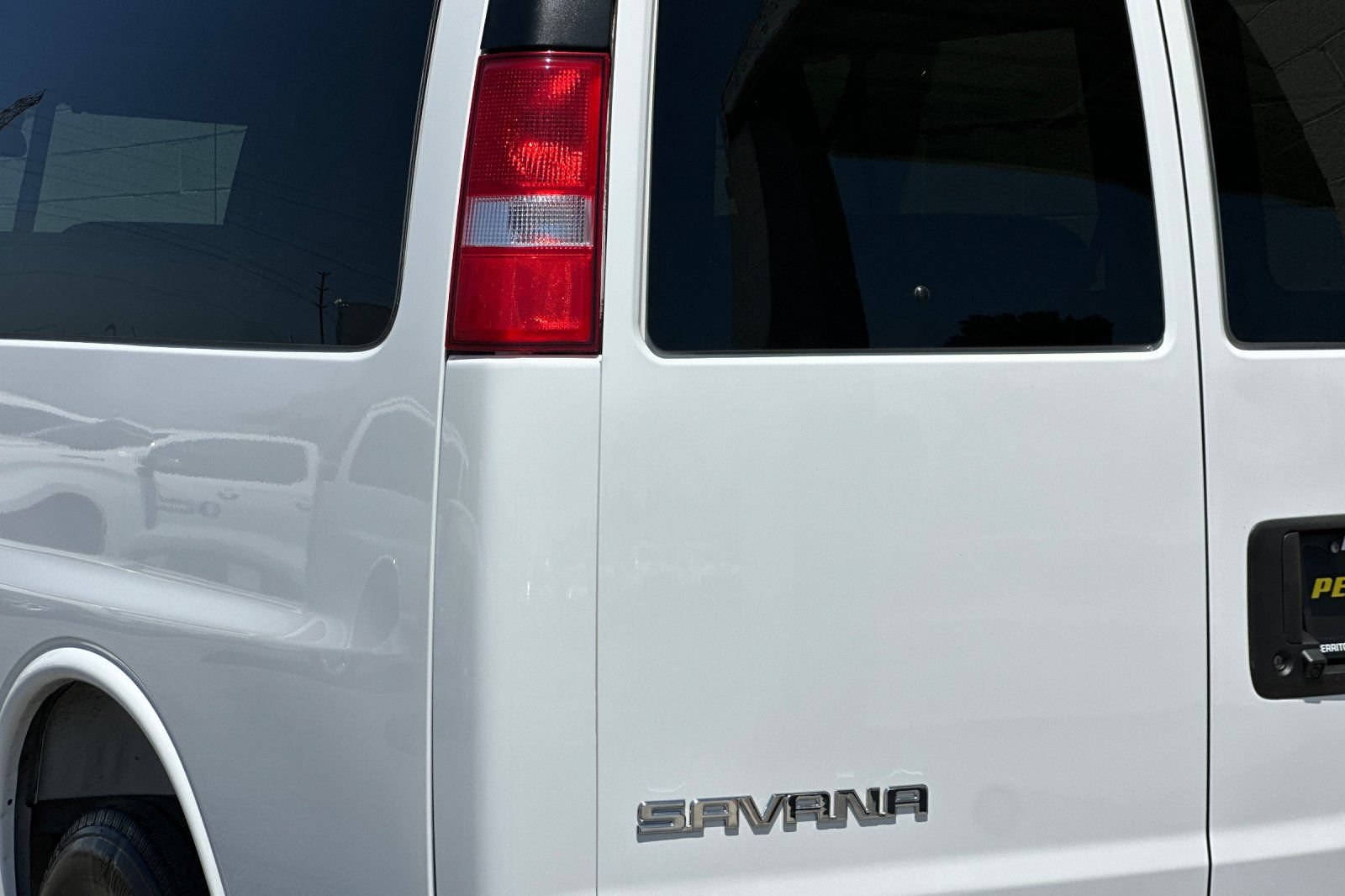 Certified 2025 GMC Savana 3500 LT w/ LT Preferred Equipment Group RWD image 35