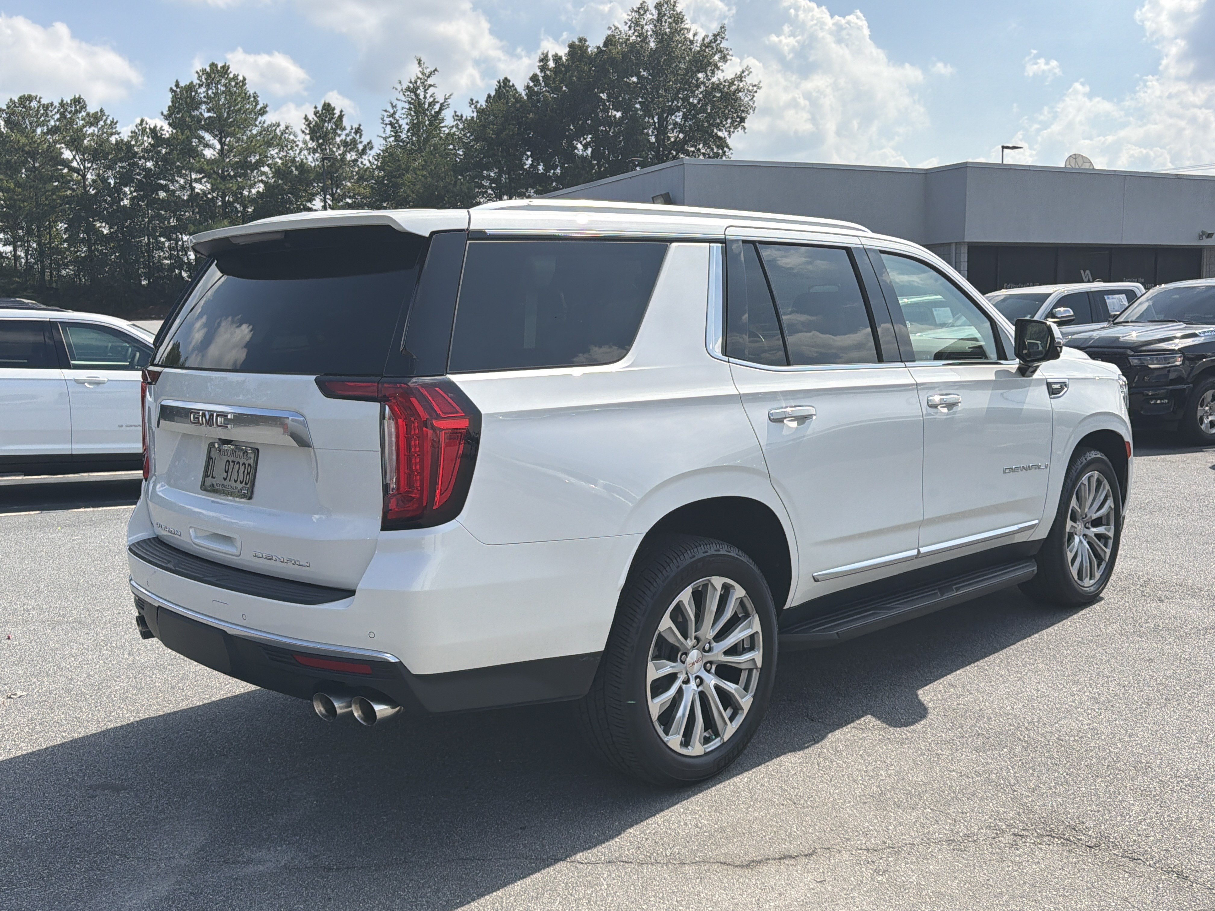 Used 2021 GMC Yukon Denali AWD/4WD image 8