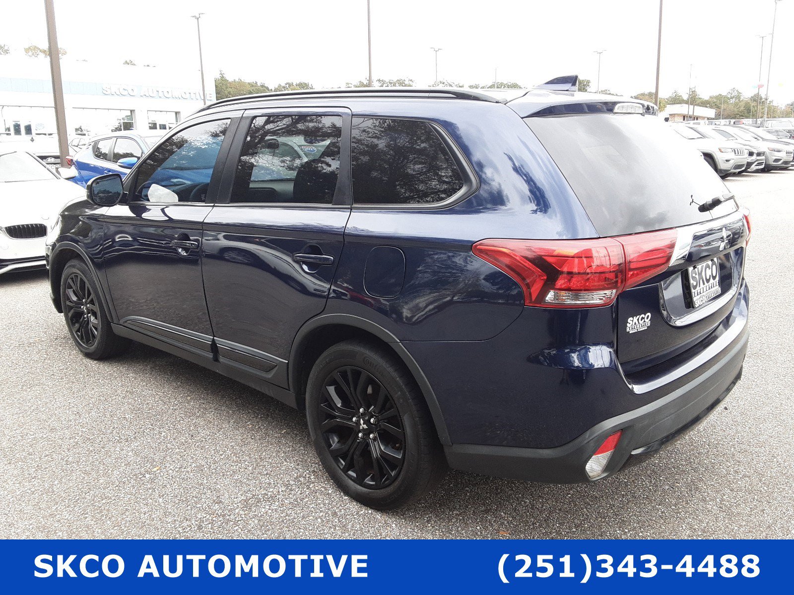 Used 2018 Mitsubishi Outlander LE image 3