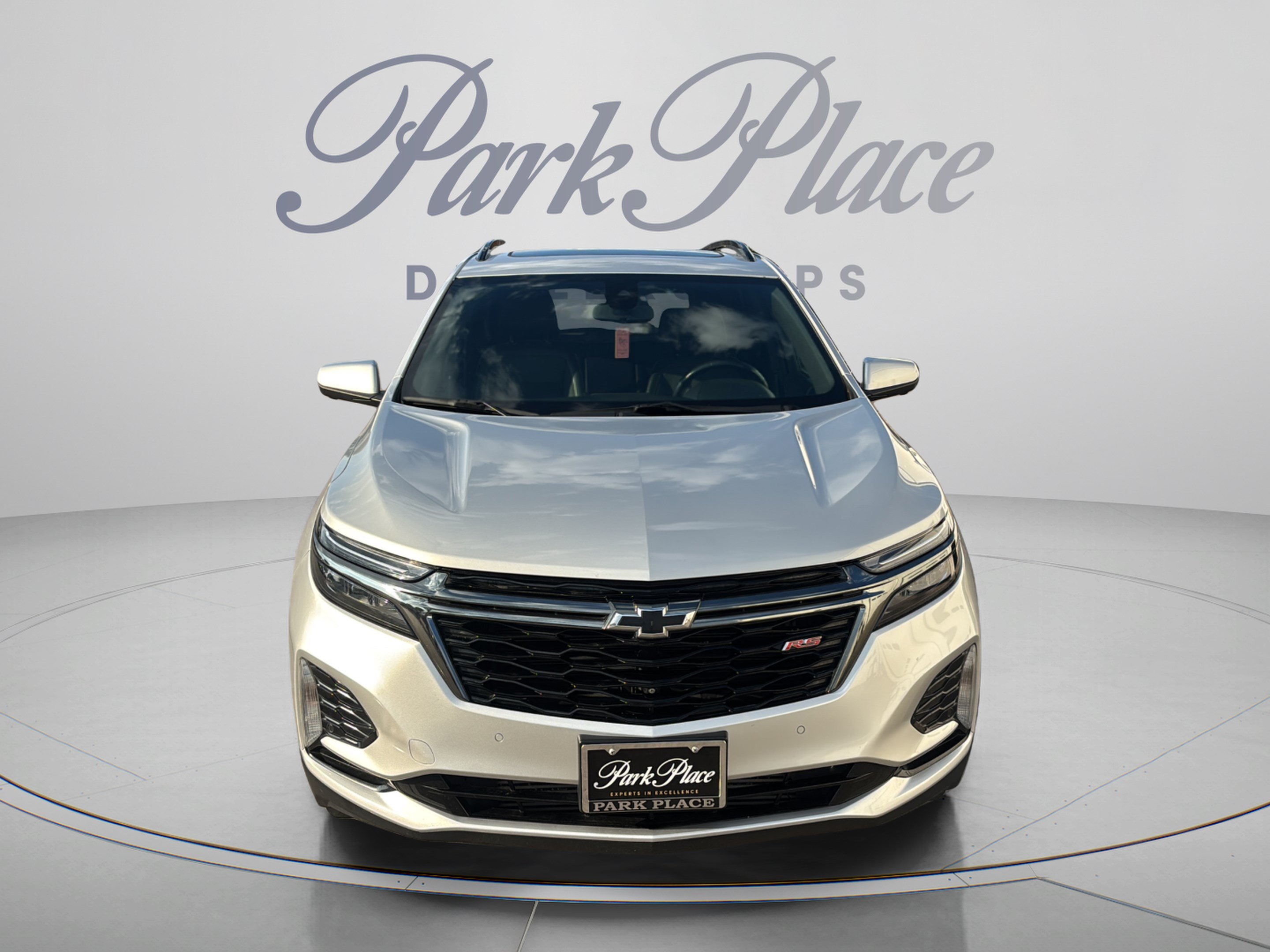 Used 2022 Chevrolet Equinox RS w/ Infotainment Package FWD image 9