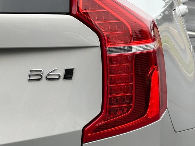 Used 2023 Volvo XC90 B6 Plus w/ Protection Package Premier AWD/4WD image 12