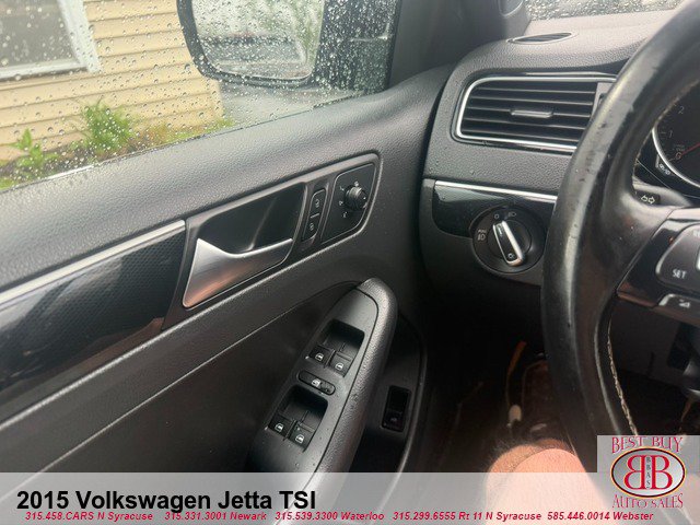 Used 2015 Volkswagen Jetta Sport FWD image 14