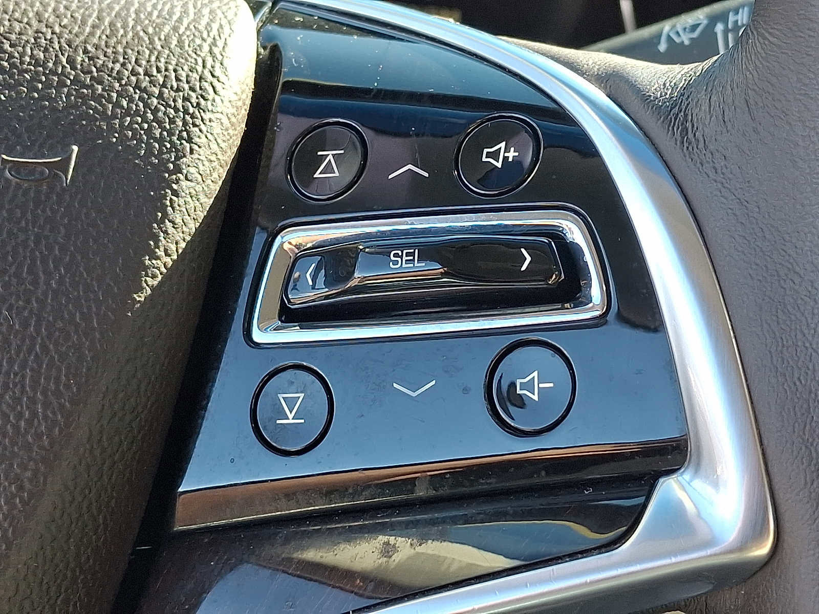 Used 2014 Cadillac XTS Luxury w/ Driver Awareness Package FWD image 22