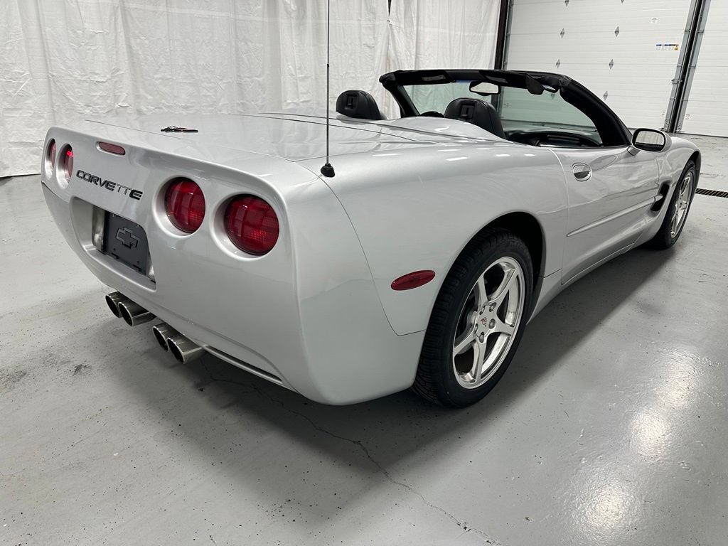 Used 2001 Chevrolet Corvette Convertible w/ Preferred Equipment Group2 RWD image 7