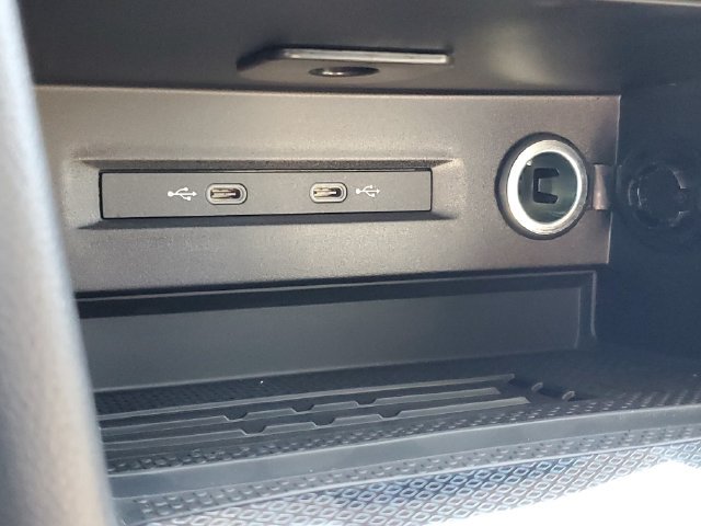 New 2027 Volkswagen Taos SE AWD/4WD image 28