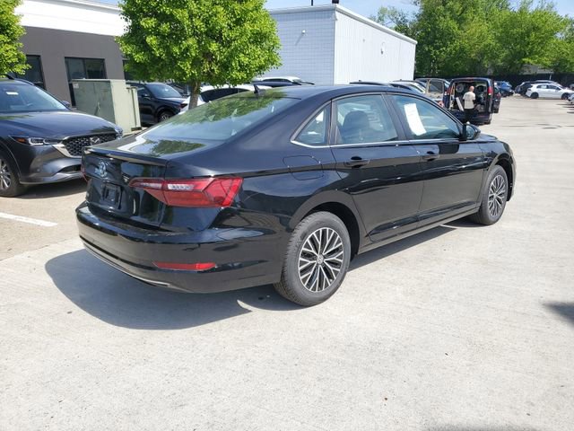 Used 2021 Volkswagen Jetta SE FWD image 4