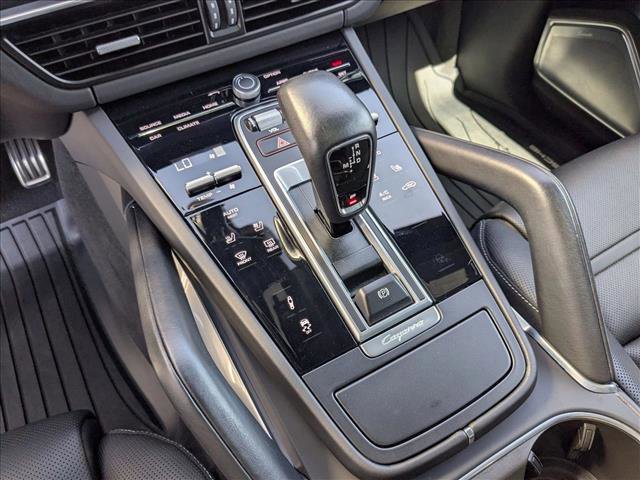 Used 2022 Porsche Cayenne Turbo image 12