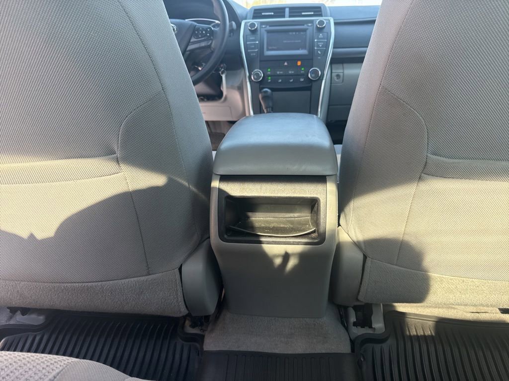Used 2017 Toyota Camry LE image 21