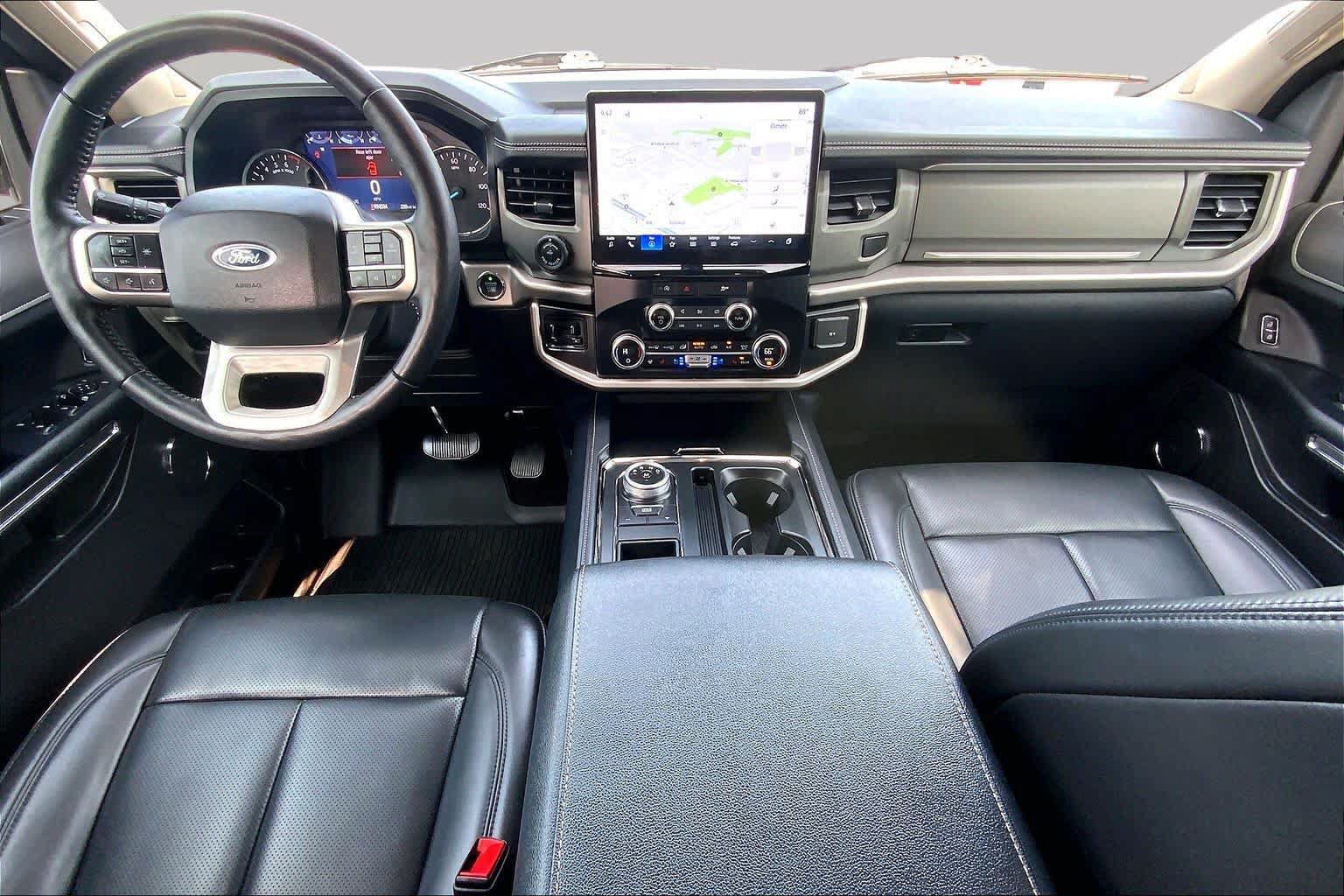 Used 2023 Ford Expedition XLT RWD image 14