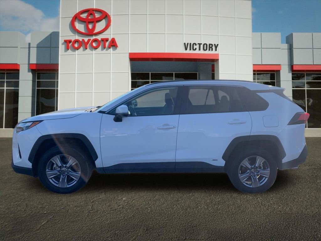 Used 2025 Toyota RAV4 XLE AWD/4WD image 6