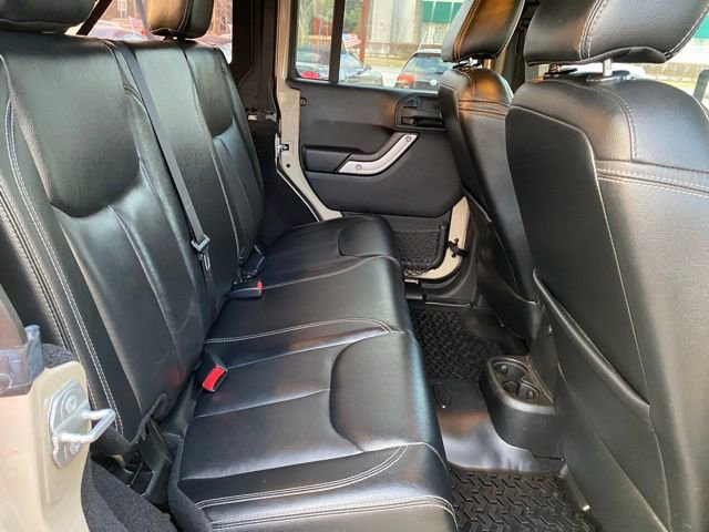 Used 2016 Jeep Wrangler Unlimited Rubicon w/ Dual Top Group image 24