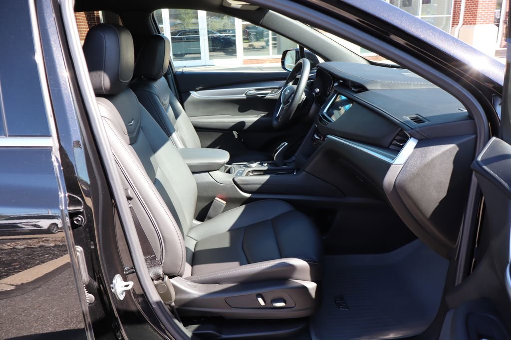 Used 2025 Cadillac XT5 Luxury AWD/4WD image 42