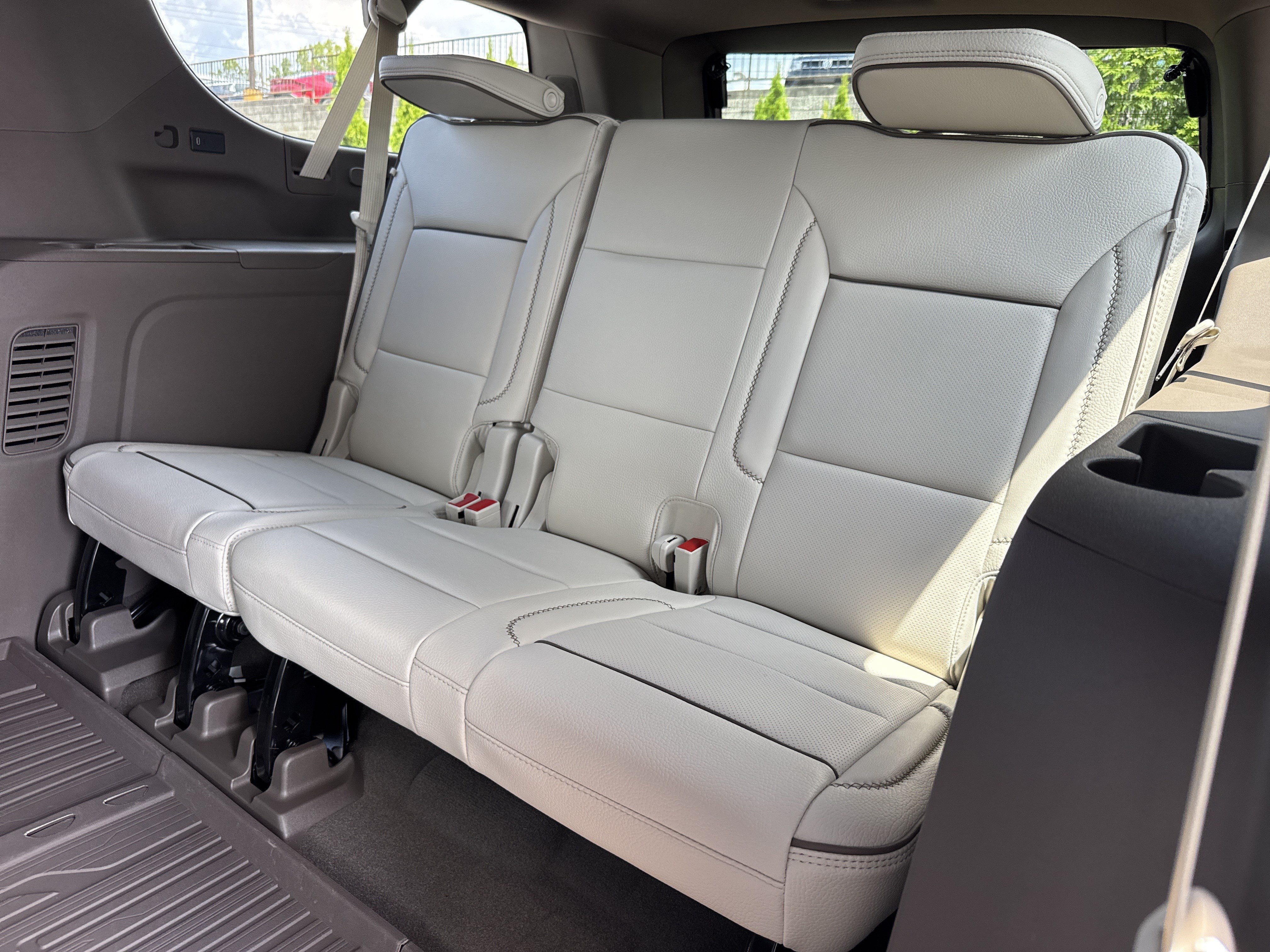 New 2026 GMC Yukon XL Denali w/ Denali Reserve Package RWD image 35