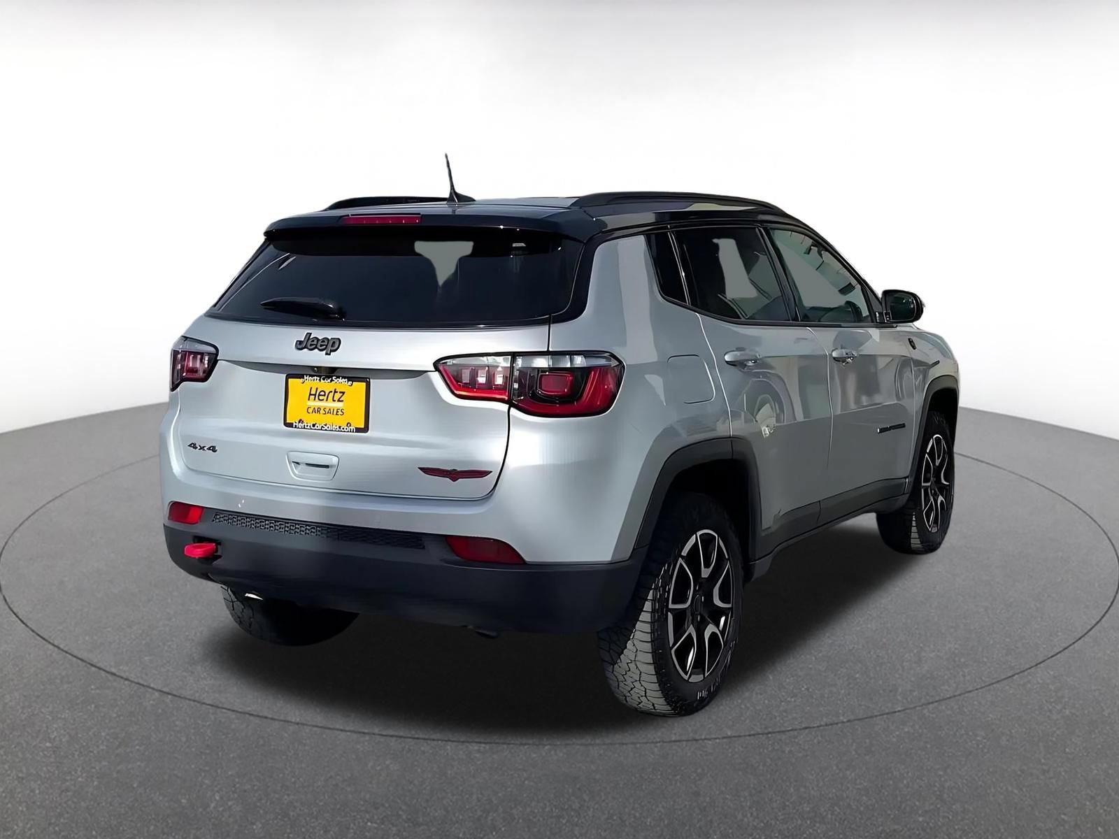 Used 2025 Jeep Compass Trailhawk AWD/4WD image 14