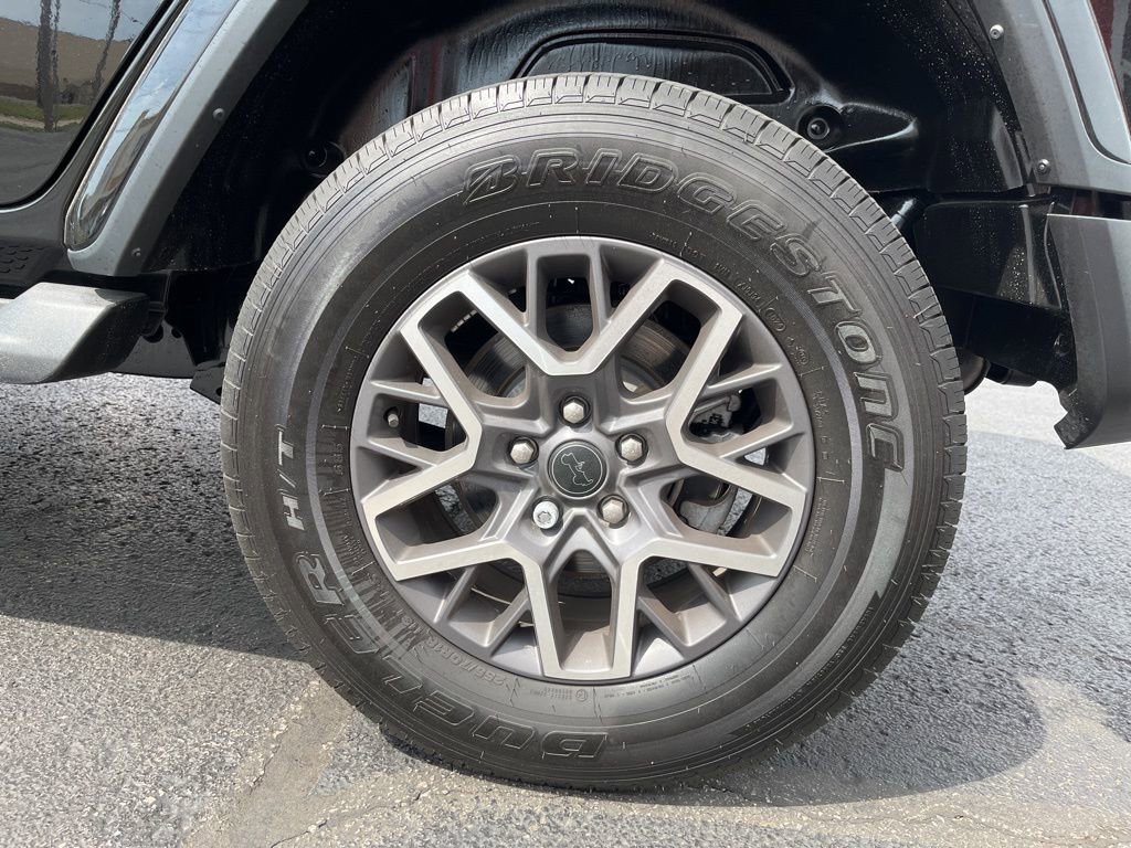 Used 2024 Jeep Wrangler Sahara w/ Technology Group image 10