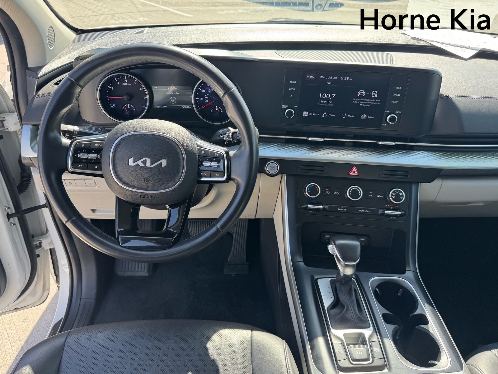 Certified 2024 Kia Carnival LX FWD image 15
