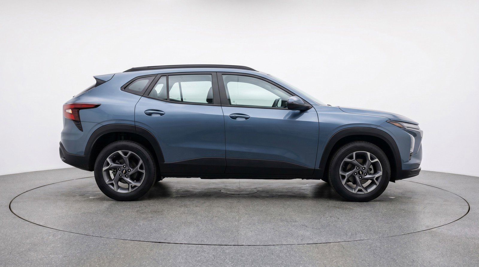 Used 2025 Chevrolet Trax LT FWD image 11