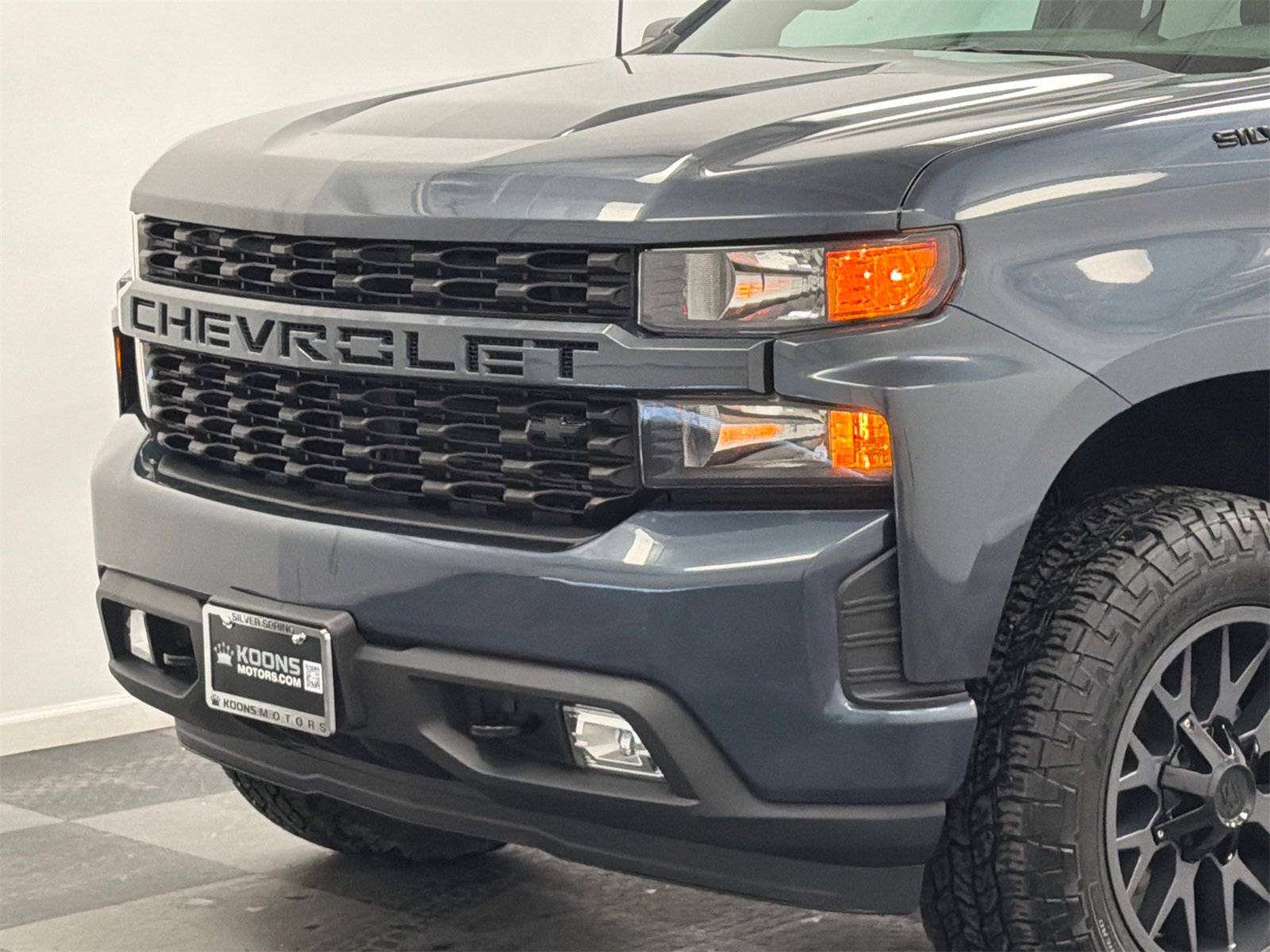 Used 2022 Chevrolet Silverado 1500 Custom w/ LPO, Dark Essentials Package video 2