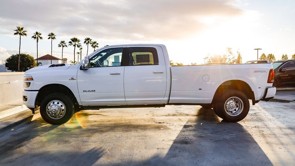 New 2026 RAM 3500 Laramie AWD/4WD image 14