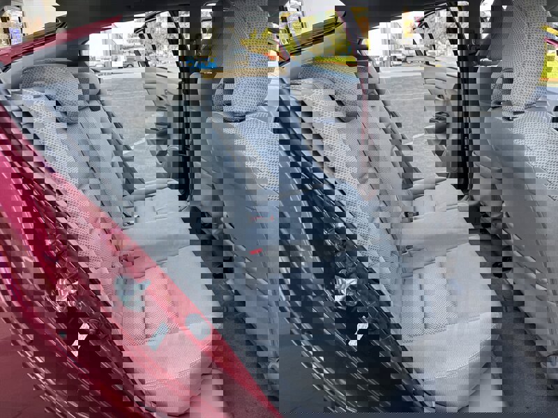 Used 2010 Honda Insight EX image 39