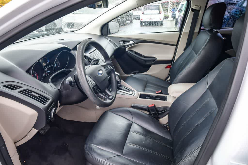 Used 2016 Ford Focus SE FWD image 16