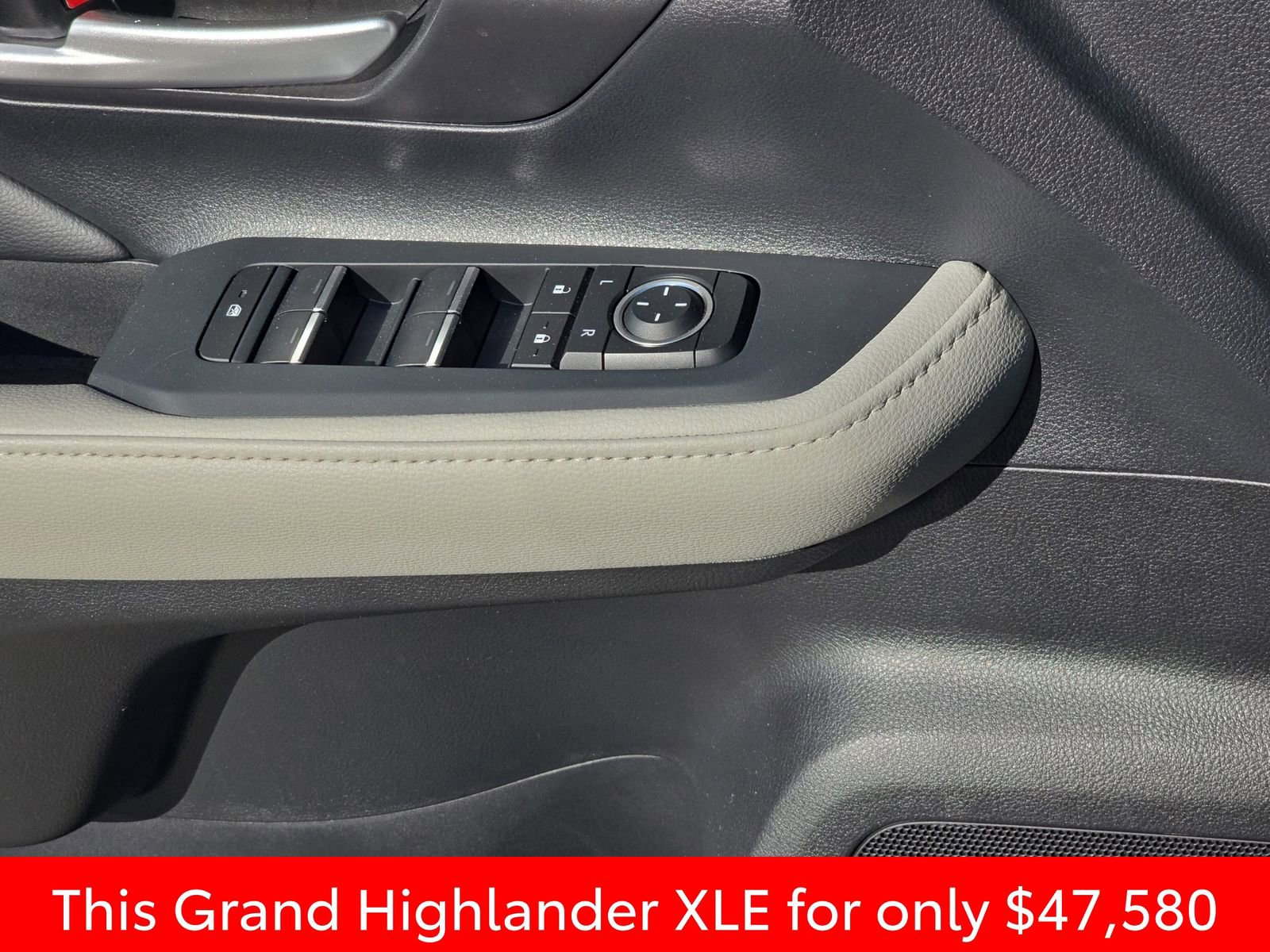 Used 2025 Toyota Grand Highlander AWD image 38