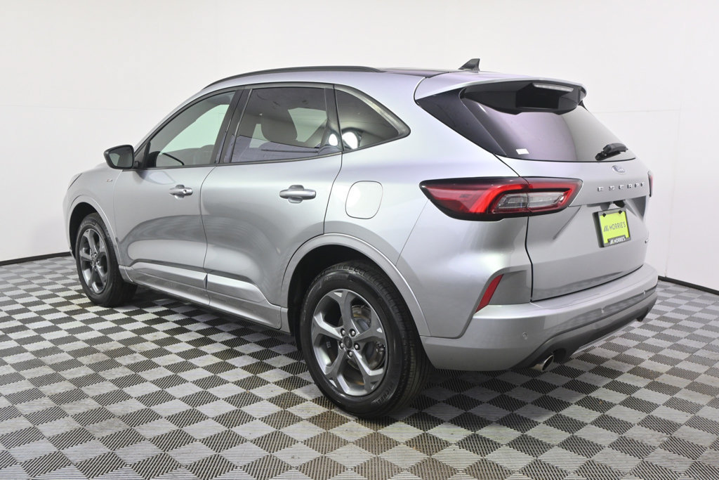 Used 2024 Ford Escape ST-Line w/ Tech Pack #1 AWD/4WD image 3