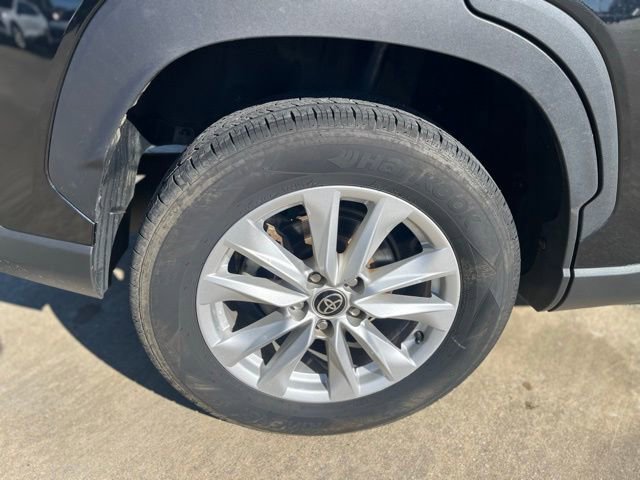 Used 2022 Toyota Corolla Cross LE image 19
