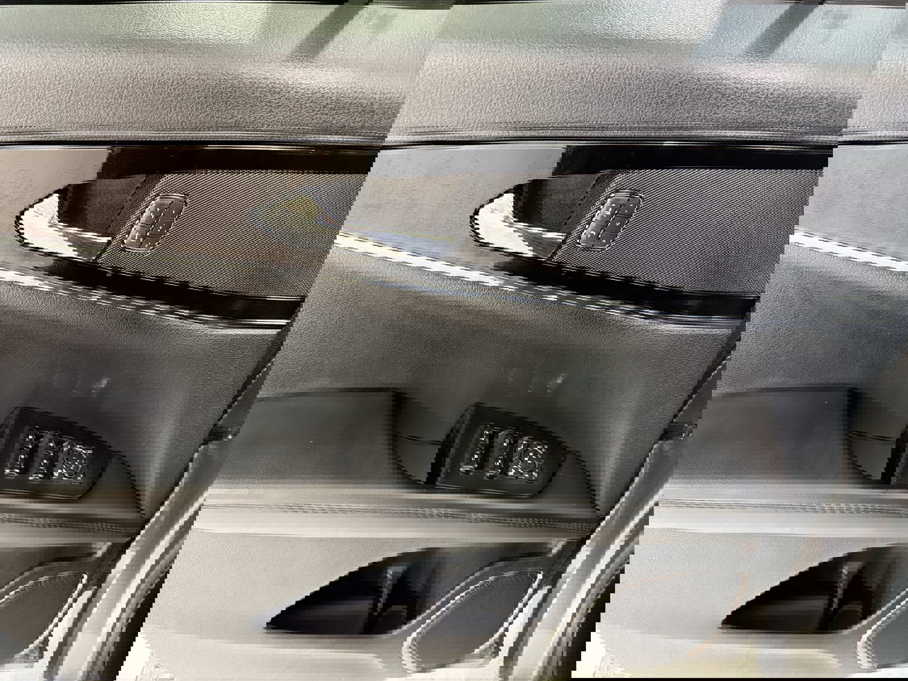 Used 2022 Lincoln Nautilus FWD w/ Premium Package image 12