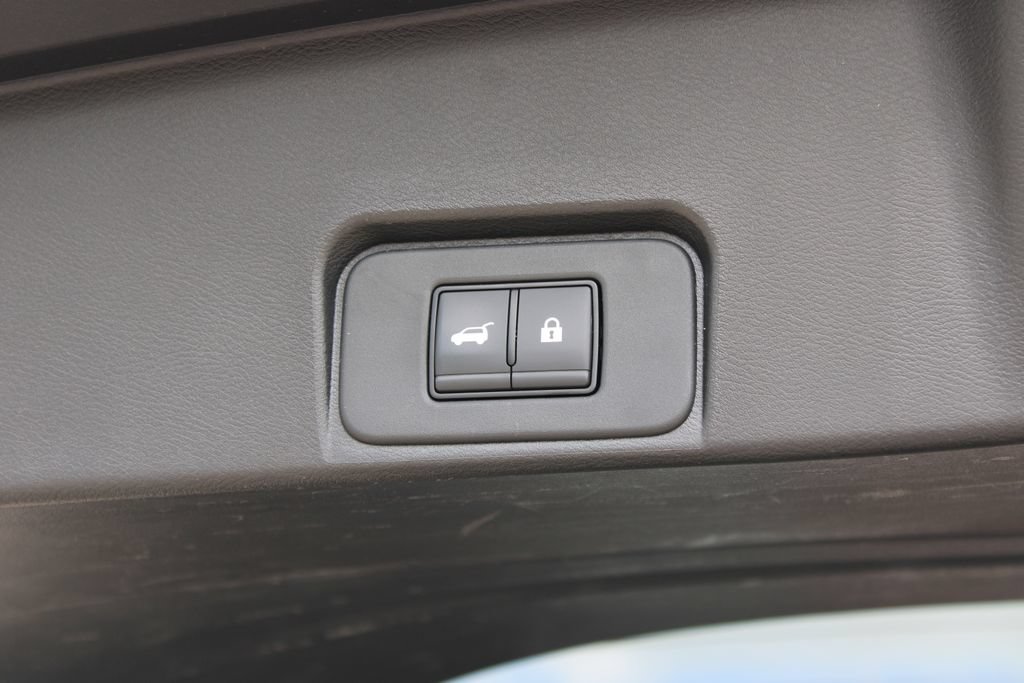 Used 2024 Nissan Rogue SV AWD/4WD image 16