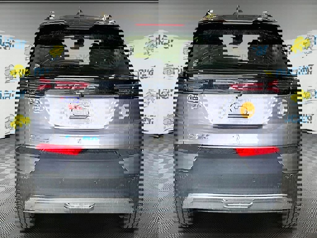 Used 2023 Chevrolet Bolt EUV LT w/ Comfort Package image 6