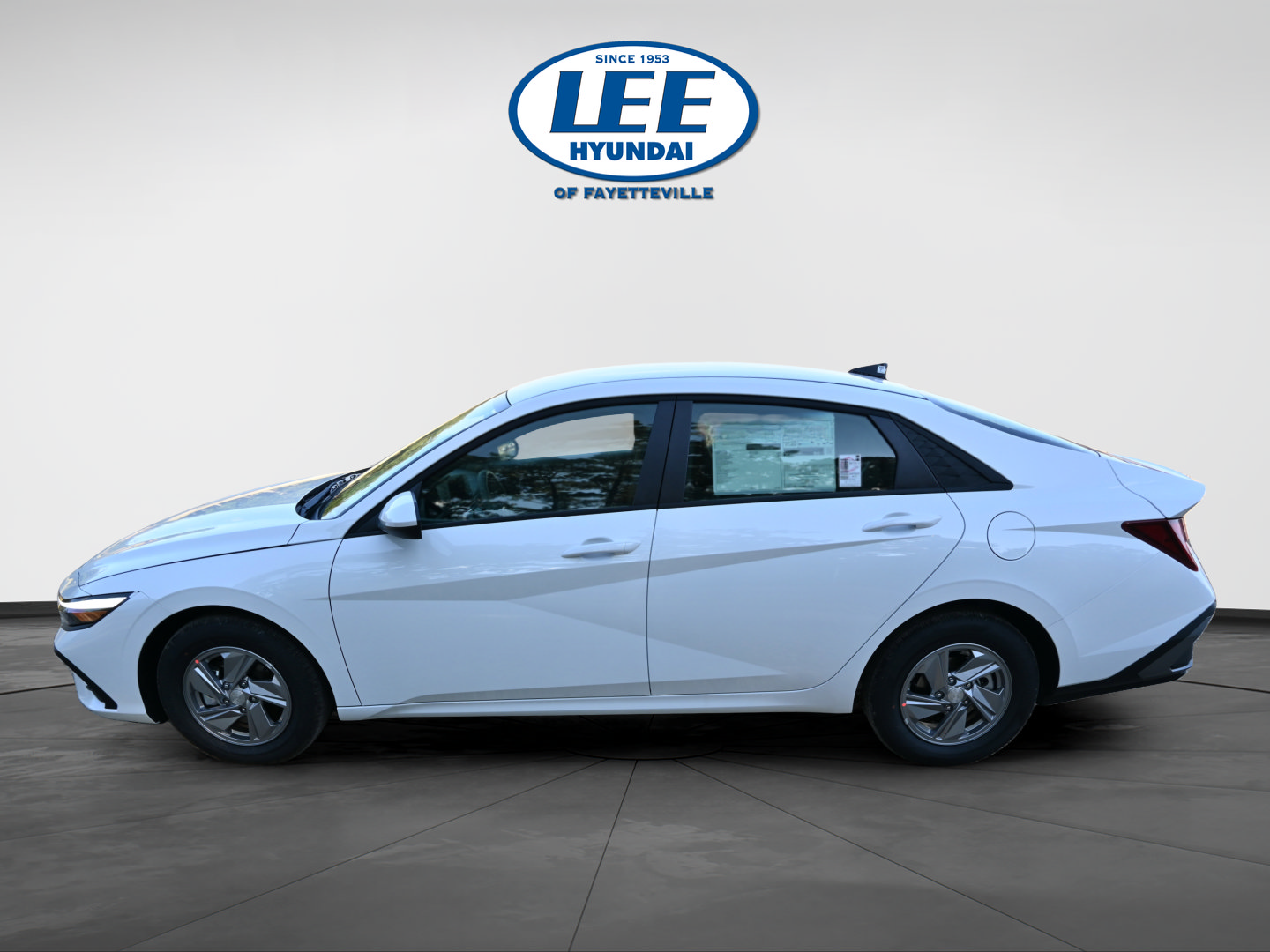 Certified 2025 Hyundai Elantra SE FWD image 6
