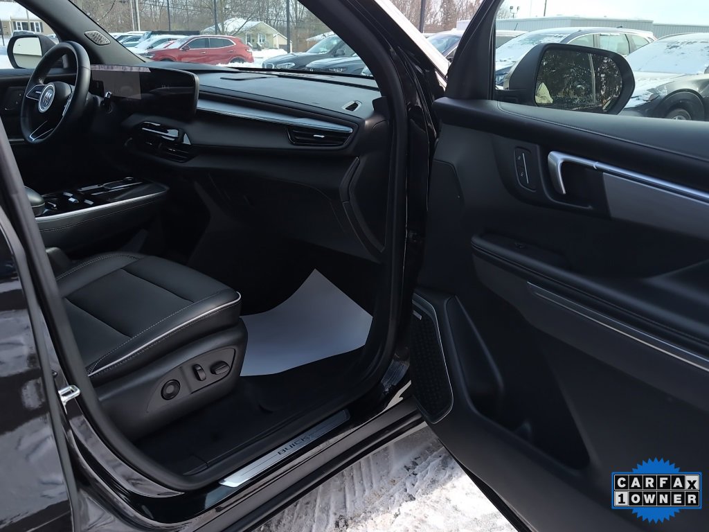 Used 2025 Buick Enclave Preferred image 7
