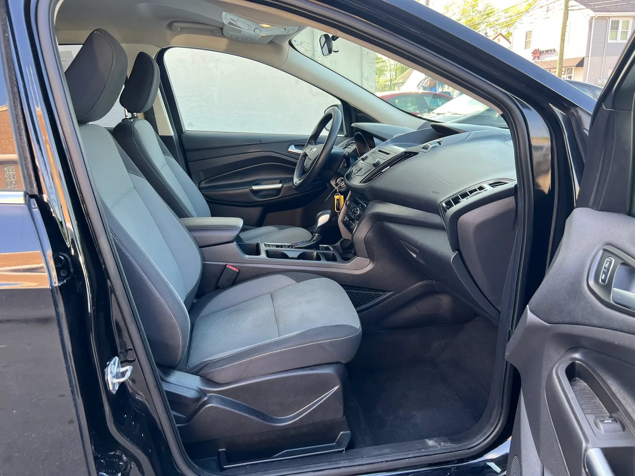 Used 2018 Ford Escape SE FWD image 31