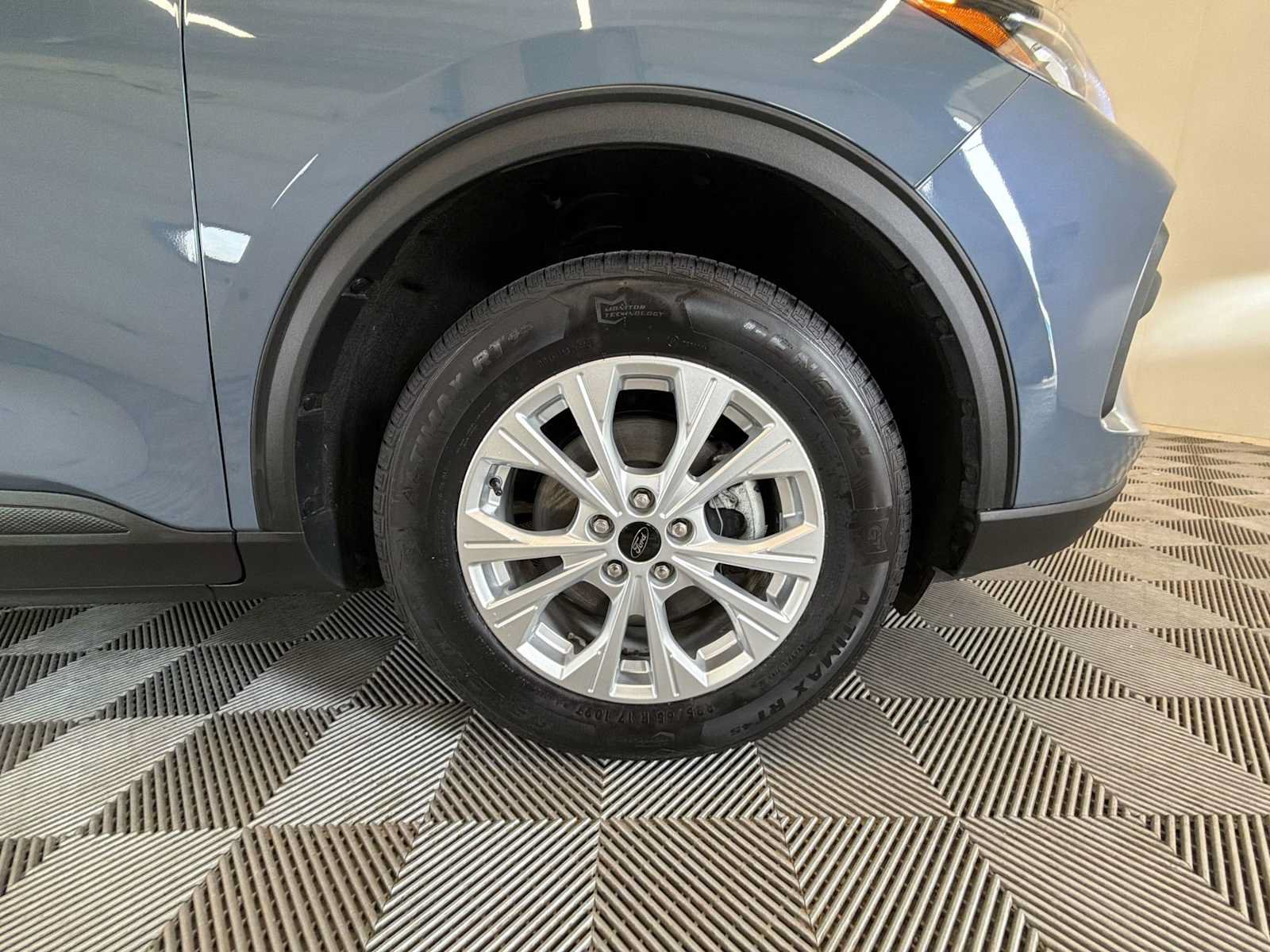Used 2023 Ford Escape Active AWD/4WD image 18
