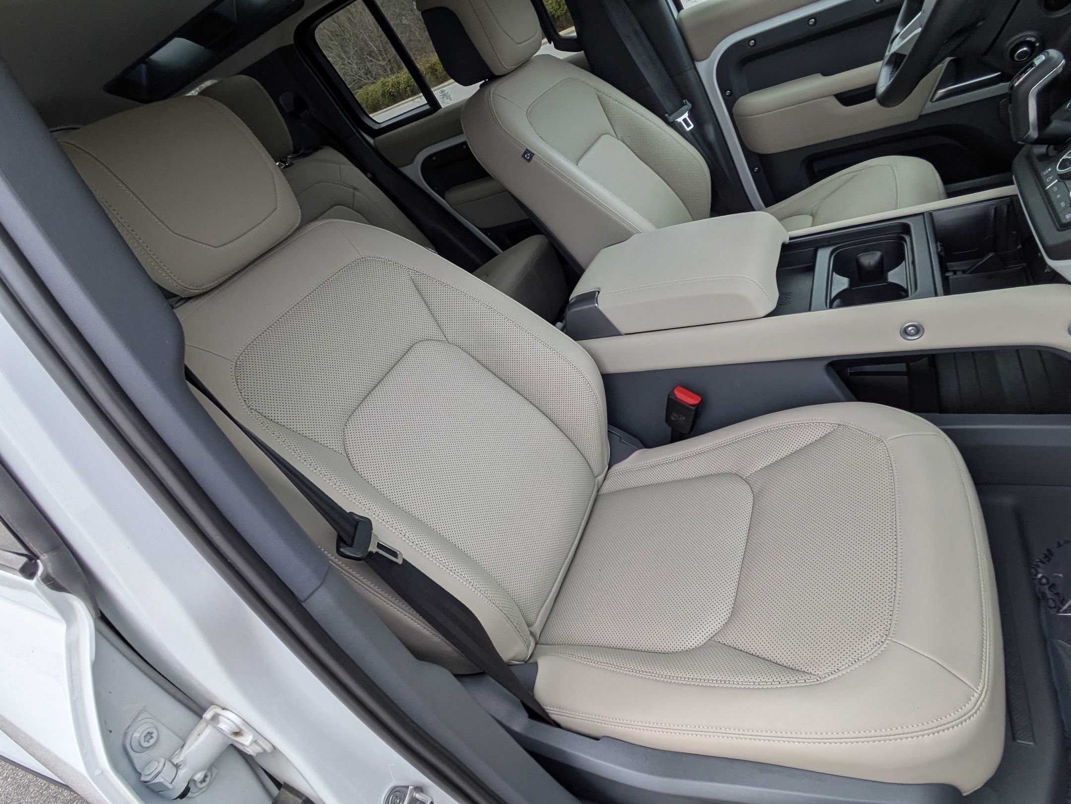 Certified 2024 Land Rover Defender 110 S image 31