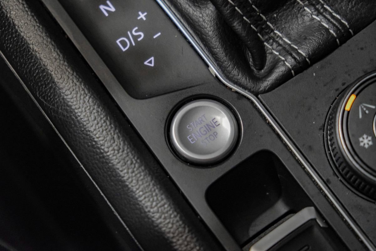 Used 2023 Volkswagen Atlas SEL R-Line image 20