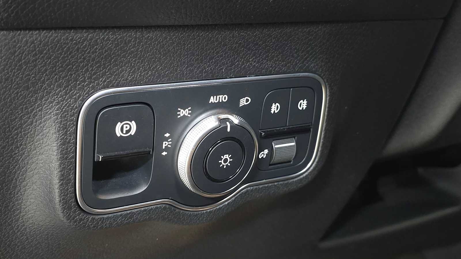 Certified 2023 Mercedes-Benz GLB 250 GLB 250 image 26