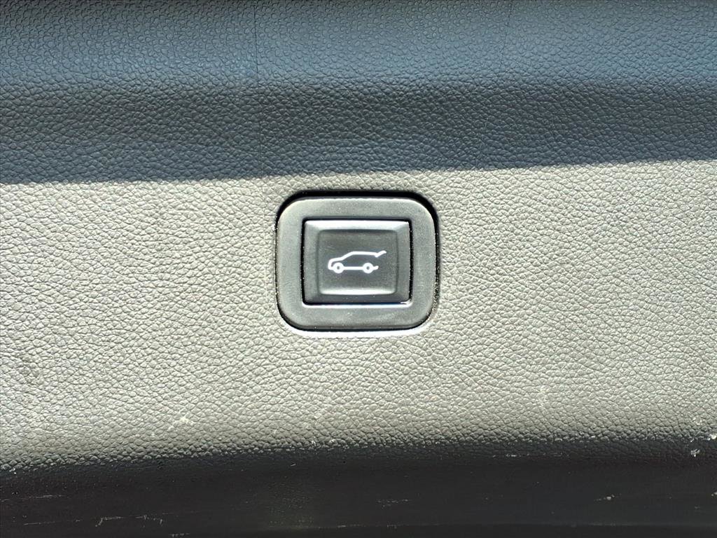 Used 2023 Buick Enclave Essence w/ Experience Buick Package image 24