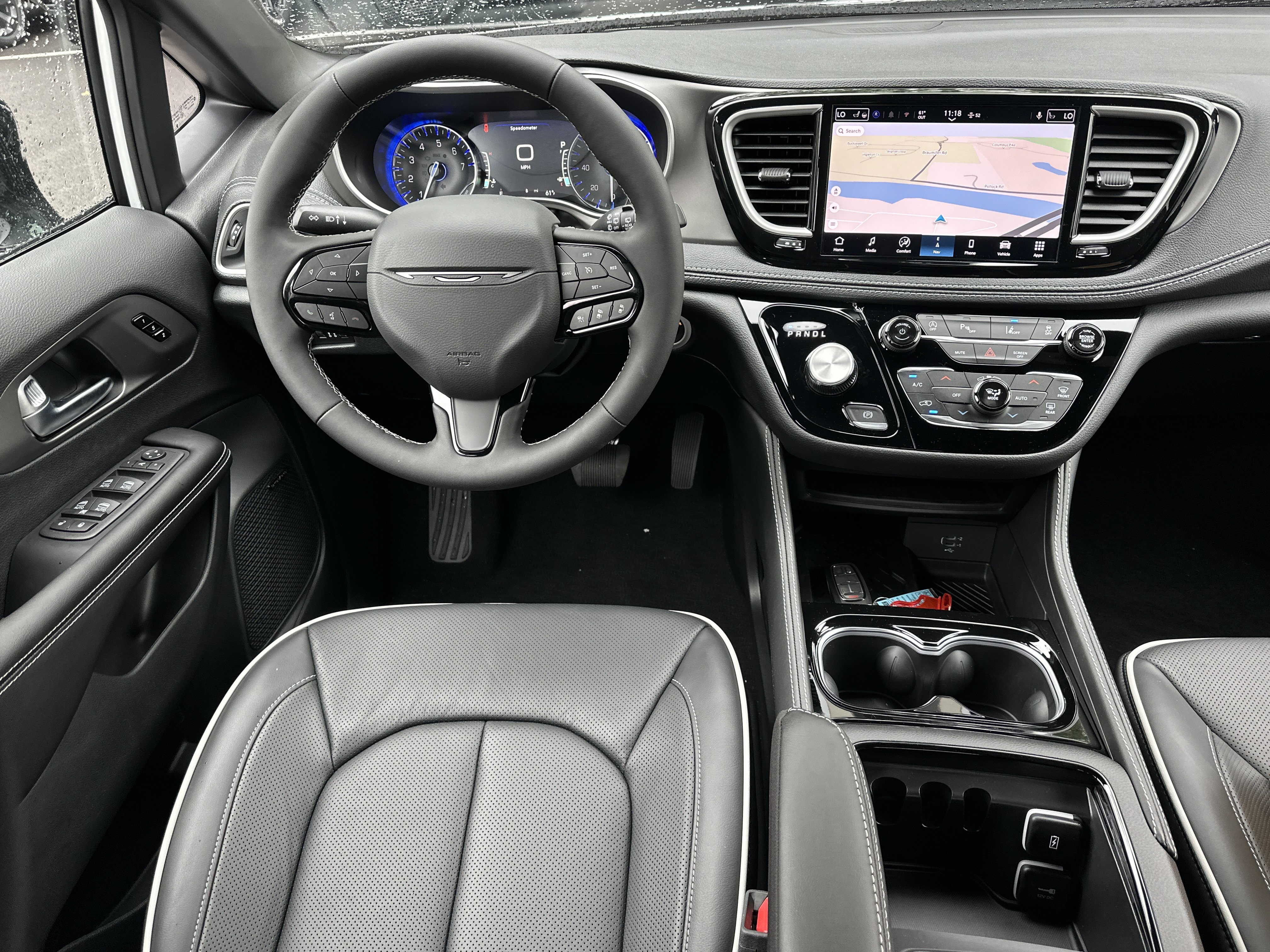 New 2027 Chrysler Pacifica Limited FWD image 32