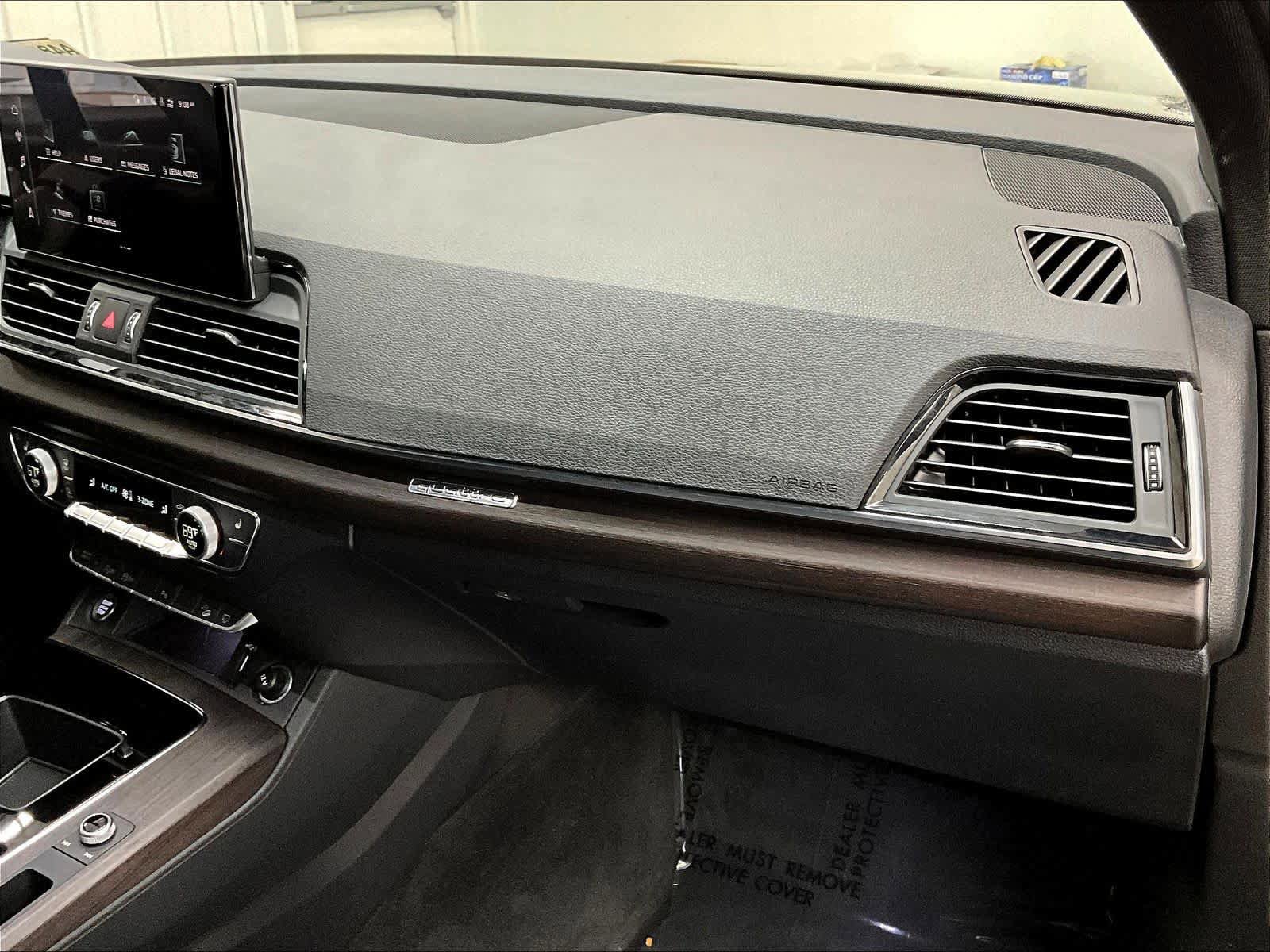 Used 2023 Audi Q5 2.0T Premium w/ Convenience Package image 18