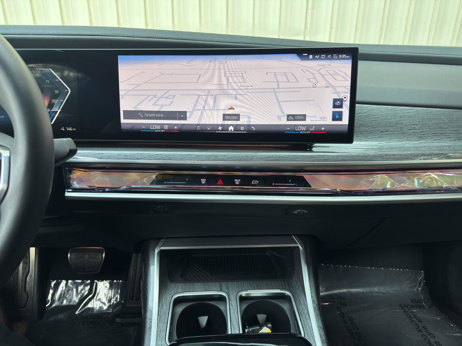 Used 2023 BMW i7 xDrive60 w/ Executive Package 2 AWD/4WD image 23