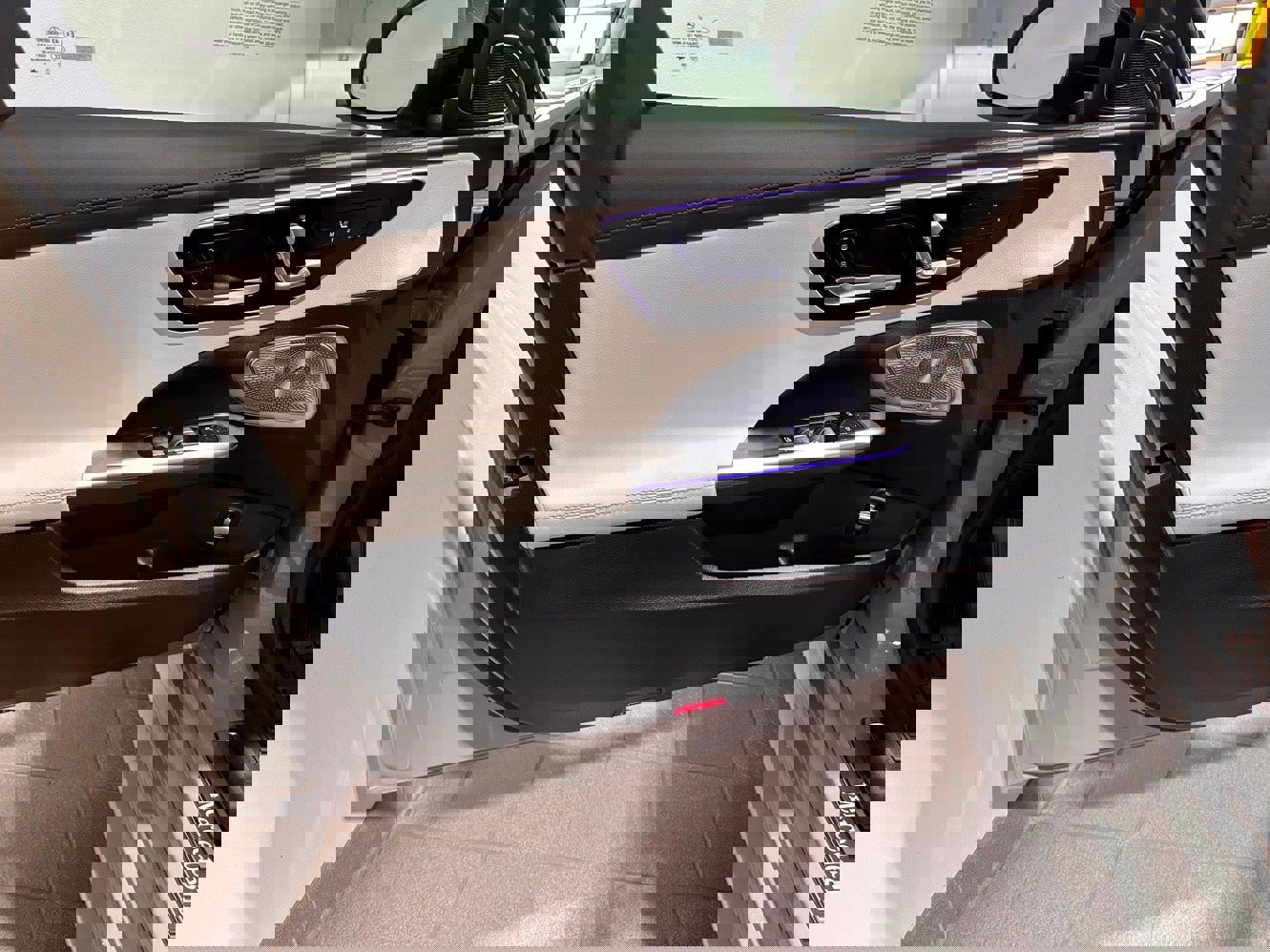 New 2026 Mercedes-Benz C 300 4MATIC Sedan image 8