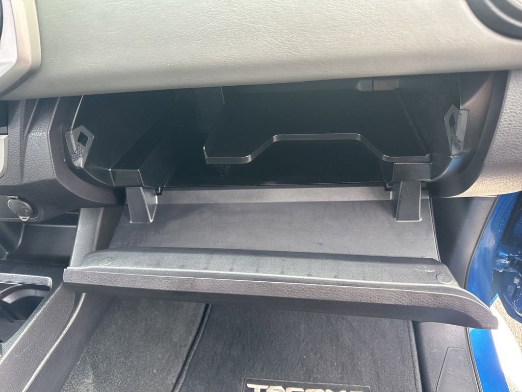 Used 2017 Toyota Tacoma SR5 w/ Tow Package image 13